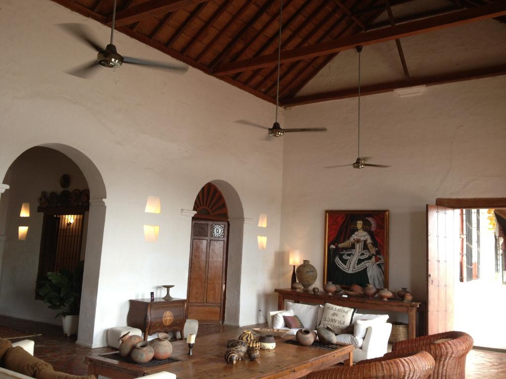 Portal De La Marquesa Hotell Mompos Exteriör bild Interior of the villa