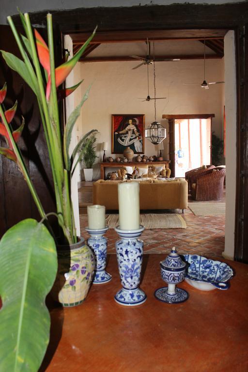 Portal De La Marquesa Hotell Mompos Exteriör bild Interior of the house